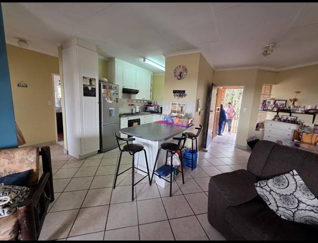 2 BEDROOM APARTMENT FOR SALE IN MAGALIESKRUIN